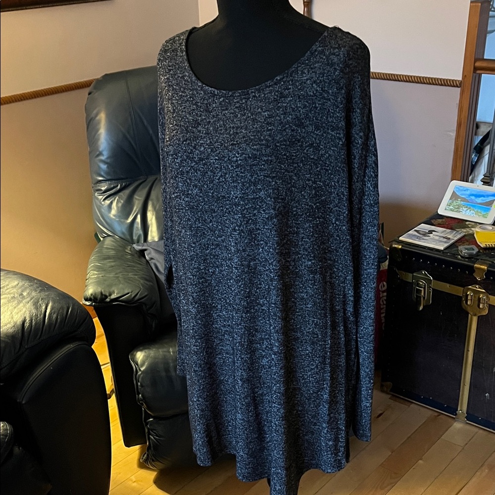 RW&CO. Black and Gray Knit Tunic